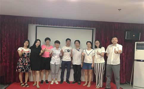  通發(fā)激光的家人們和各位美女初次見(jiàn)面！